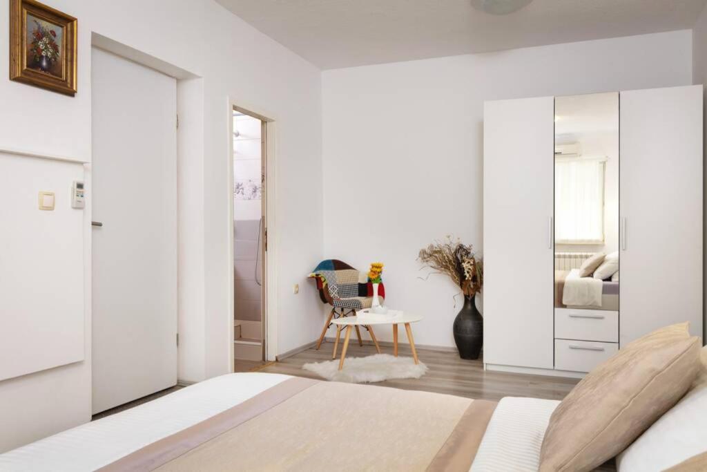 Villa Lipovac Trogir Buitenkant foto
