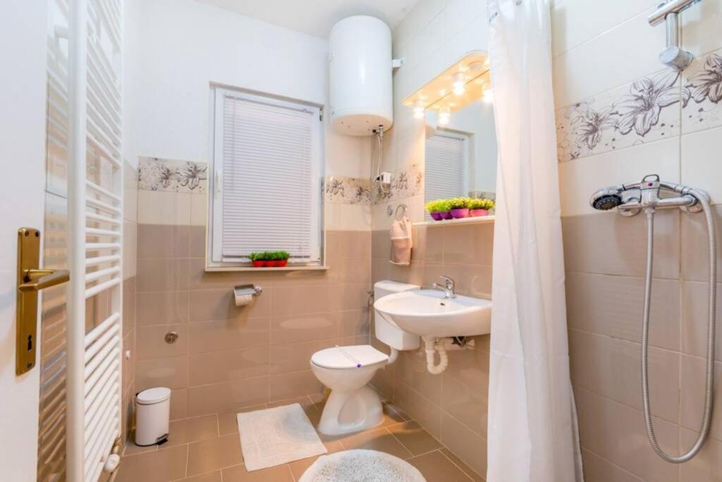 Villa Lipovac Trogir Buitenkant foto