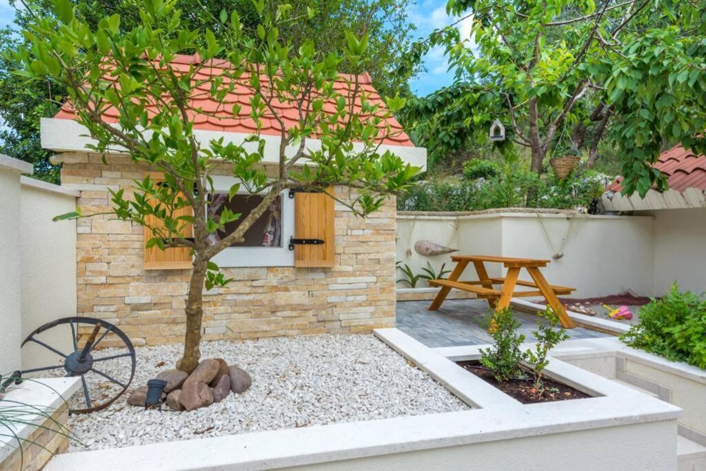 Villa Lipovac Trogir Buitenkant foto