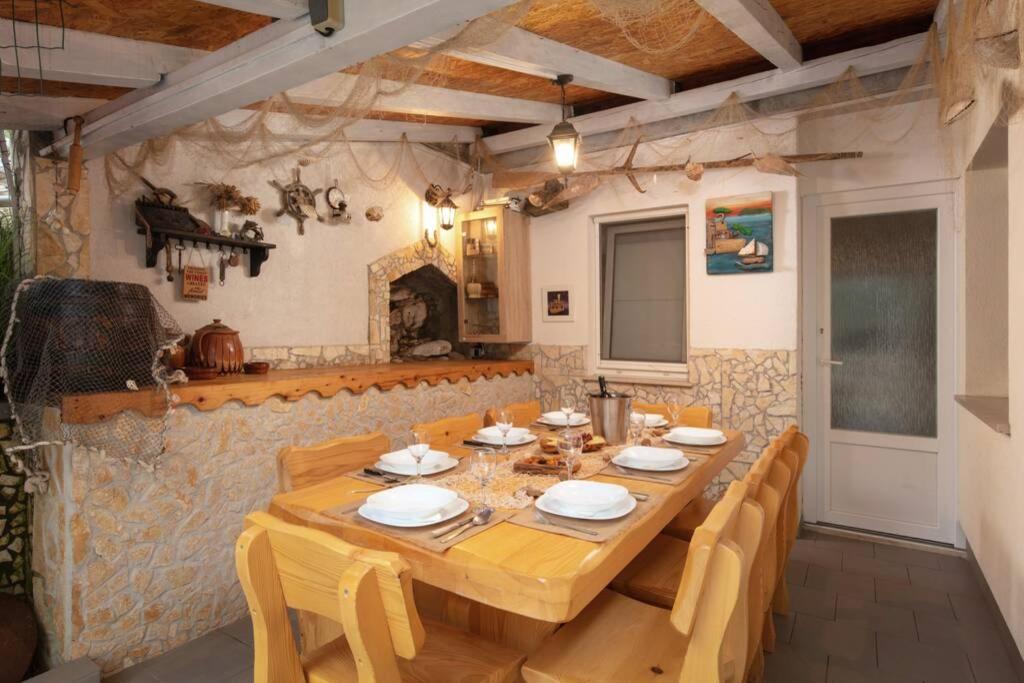 Villa Lipovac Trogir Buitenkant foto